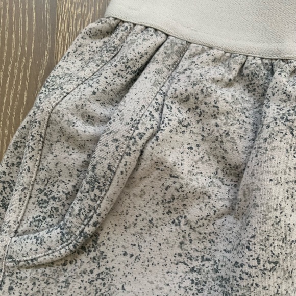 Gymshark chalk shorts - Picture 2 of 9